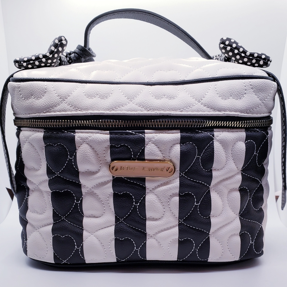 BETSEY JOHNSON COSMETIC BAG